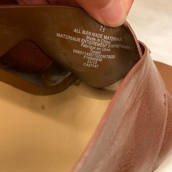 Merona Black and Tan heels - Picture 4 of 5